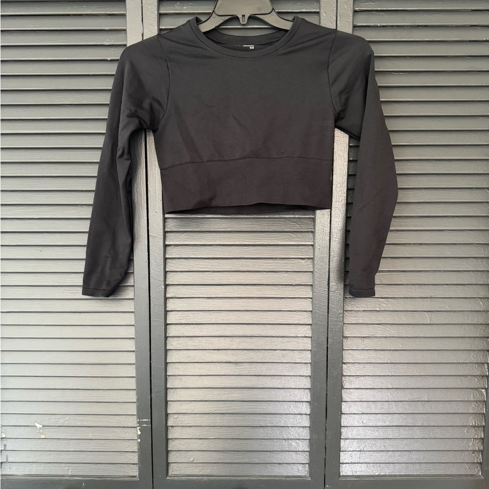 Aerie long sleeve cropped shirt